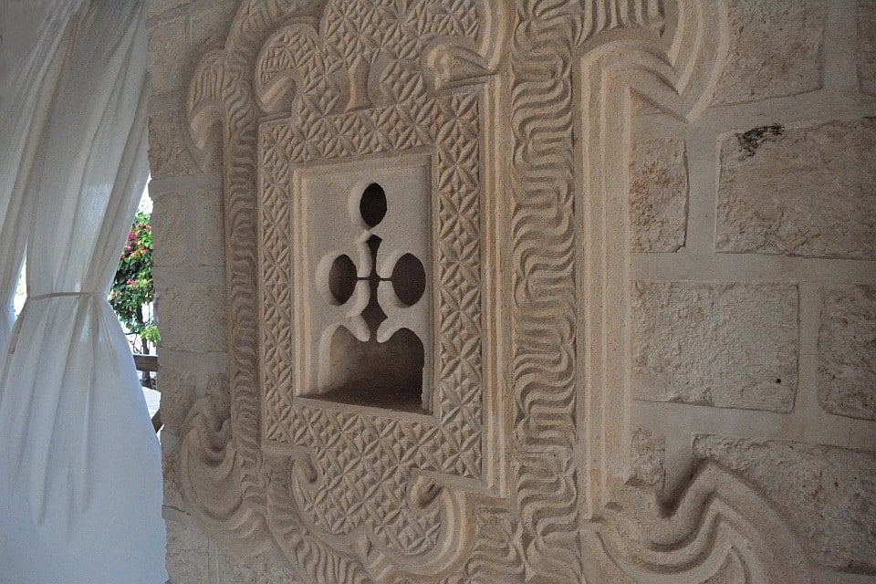 Lonno Lodge traditional swahili decor
